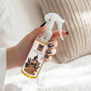 IRIS Fragrance Room Spray (Oudh Noir)