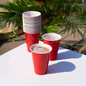 10on Red Disposable Party Cups (450 ml)