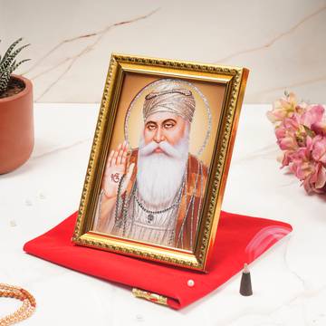 Guru Nanak Ji Deity Photo by Sohum