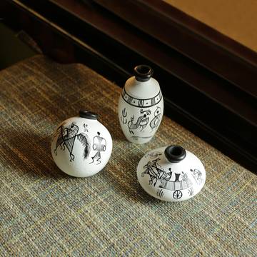 ExclusiveLane Warli Design Miniature Pots Showpiece Set (White, Black)